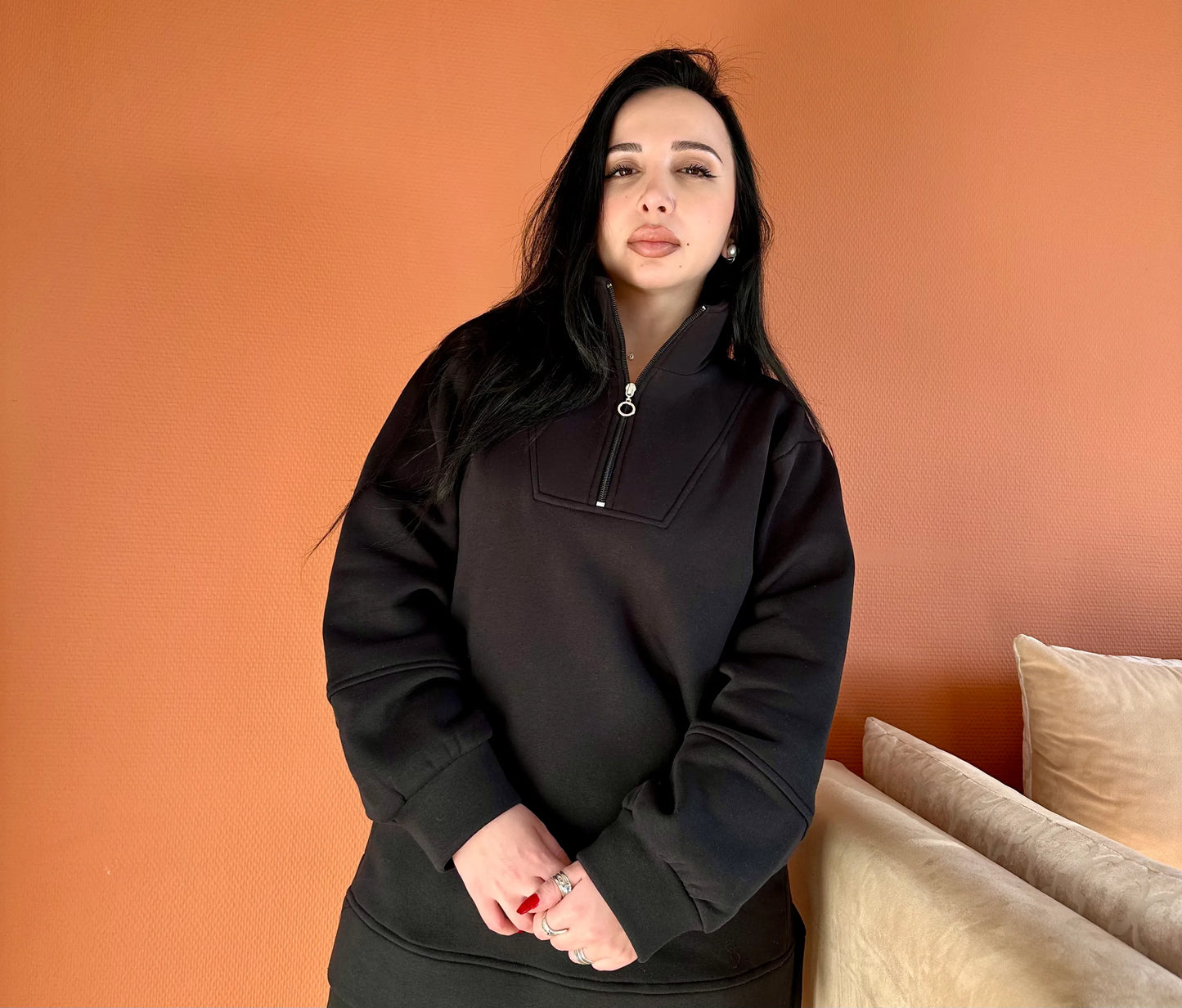 Sweat noir pour allaiter de nuance lactée