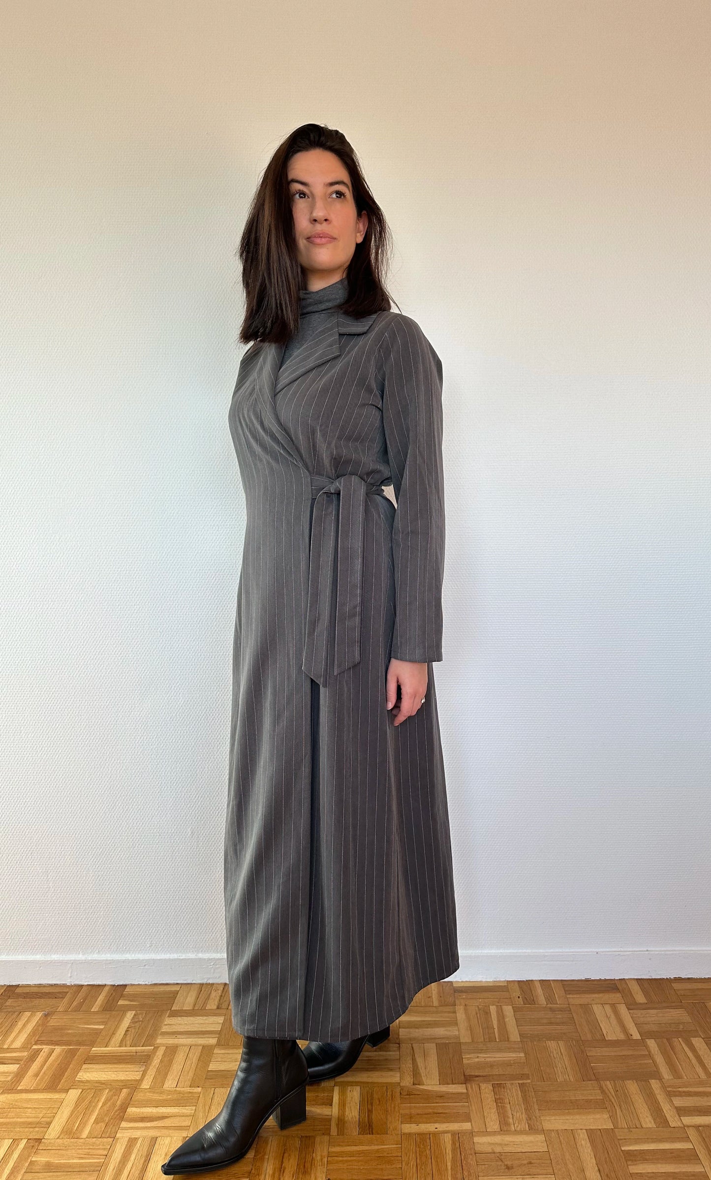 Robe d'allaitement nuance lactée grise anthracite à zip et ceinturée