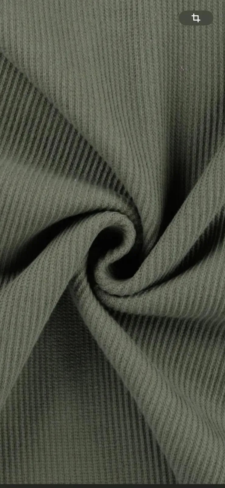 Maille côtelée kaki du pull d'allaitement Symbiose de nuance lactée